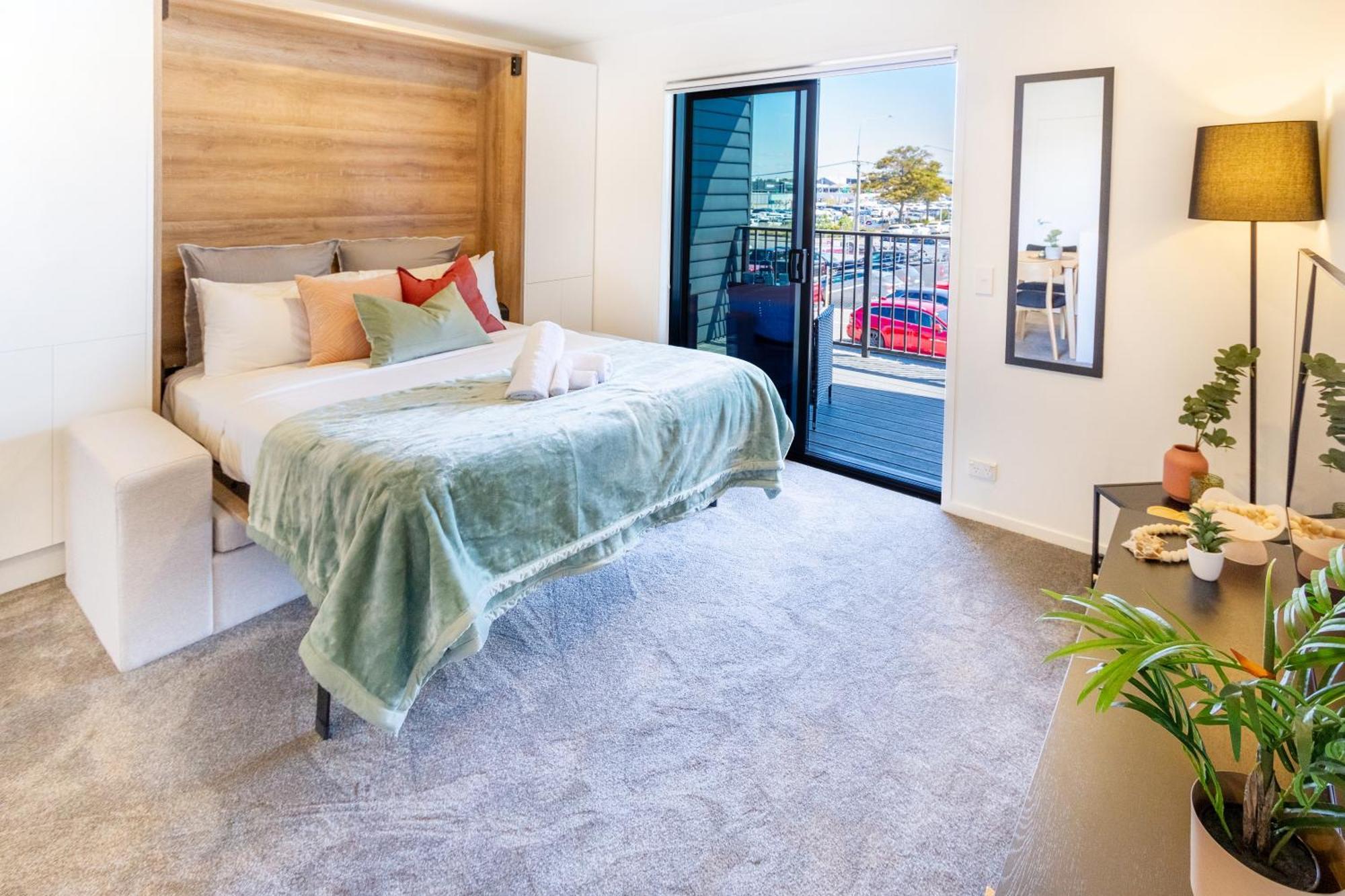 City Living: Upper Studio Haven On Wilmer ไครสต์เชิร์ช ภายนอก รูปภาพ