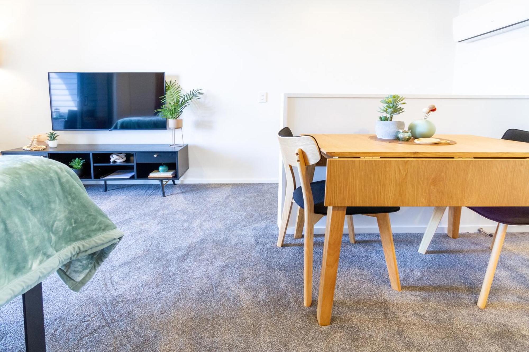 City Living: Upper Studio Haven On Wilmer ไครสต์เชิร์ช ภายนอก รูปภาพ
